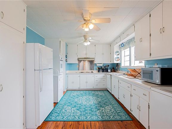 4th image of 2216 Cadillac Ave #2