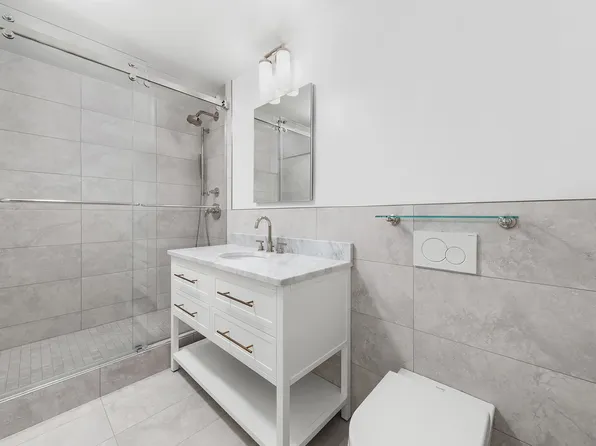 300 East 59th Street image 8 of 11