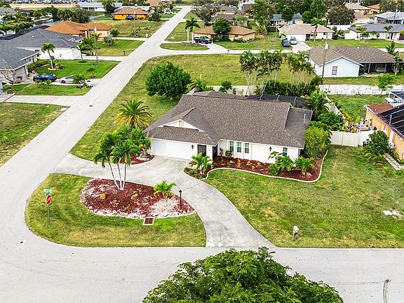 3rd image of 3822 SW 6th Pl