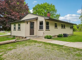 3005 S Hickory Ridge Rd, Milford, MI 48380