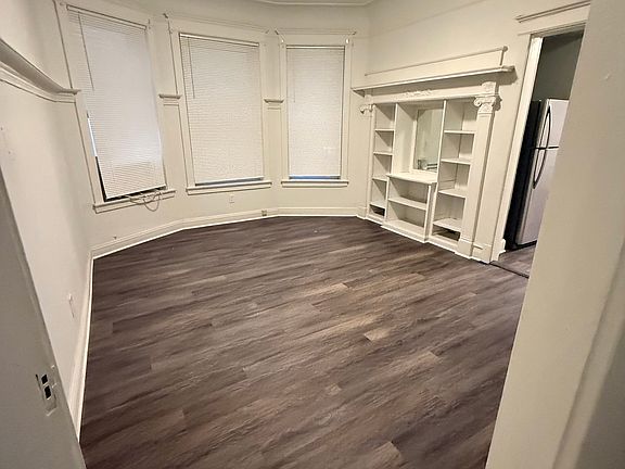 3rd image of 6406 S Greenwood Ave Floor 1