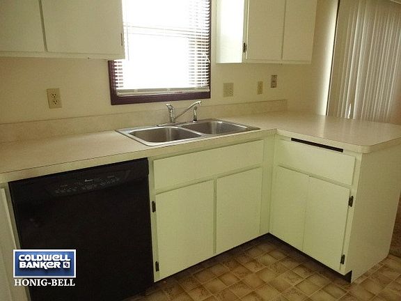 3rd image of 1212 Briarcrest Dr