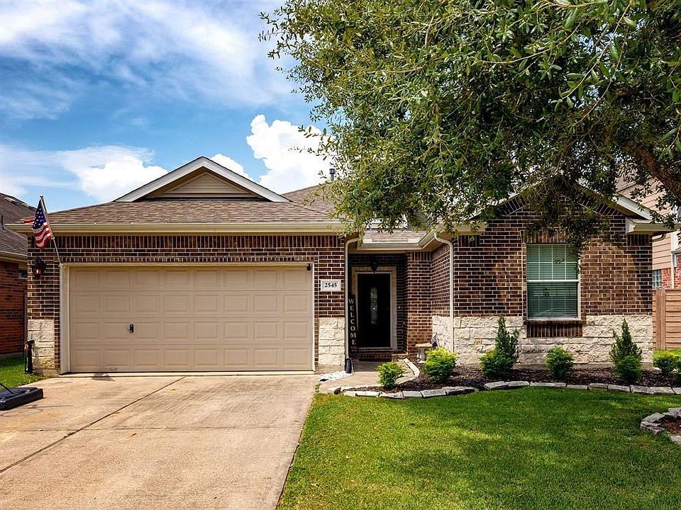 1st image of 2545 Blue Heron Cir