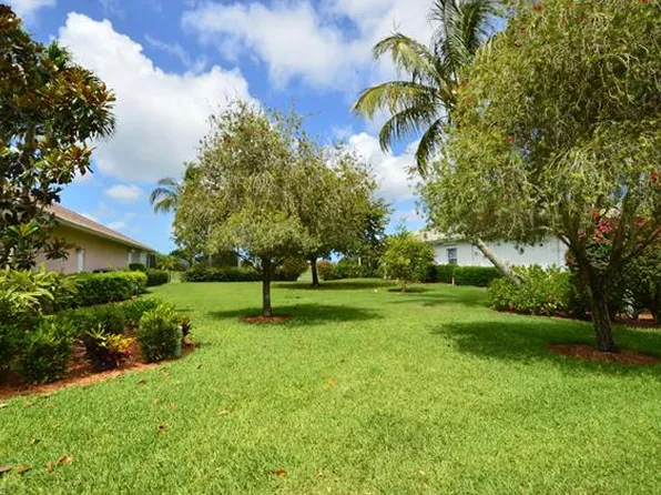 6935 Mauna Loa Ln, Naples, FL 34113