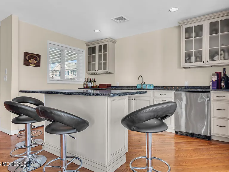 115 N Ocean Ave — Photo 17