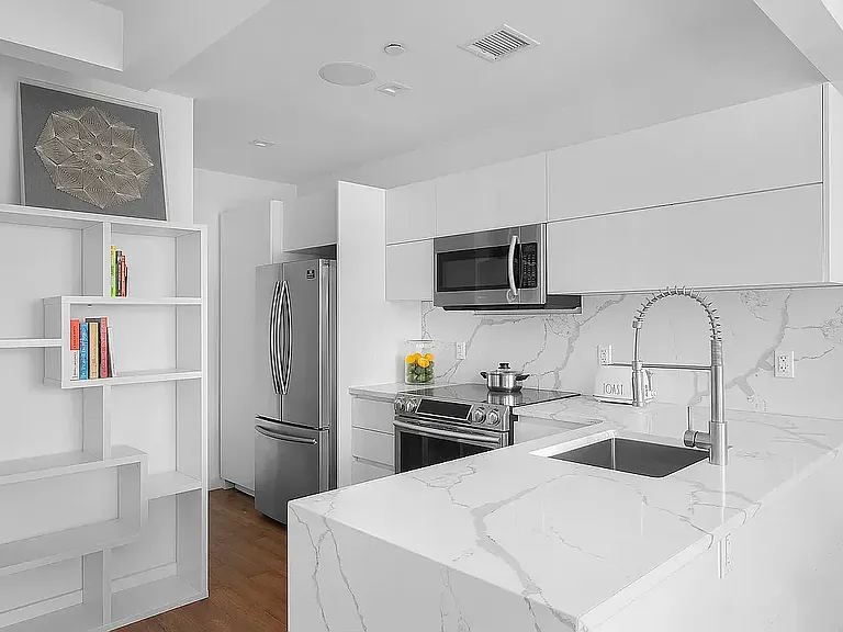 27-04 Astoria Blvd #2A — Photo 1