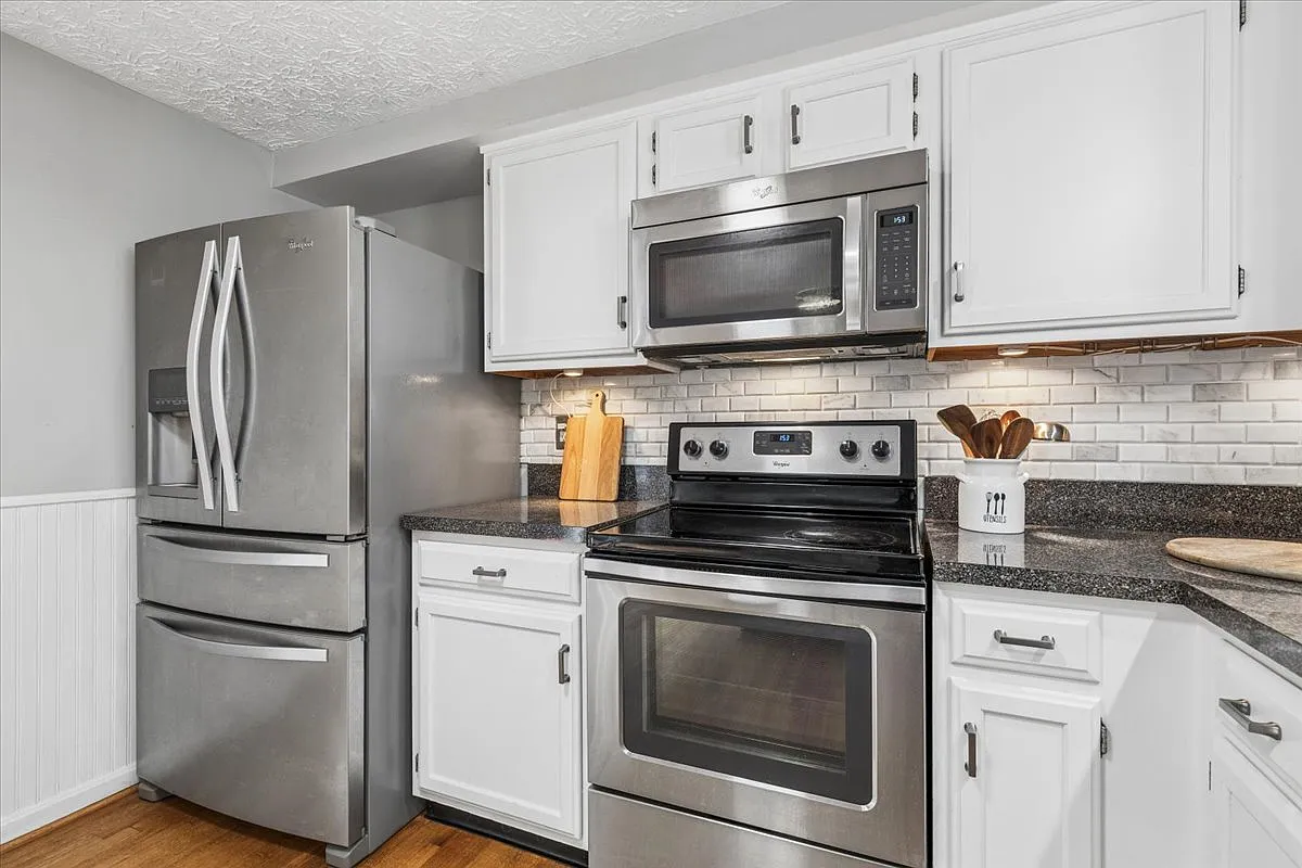 4 bed, 1520 sqft, $2,600 — Photo 4