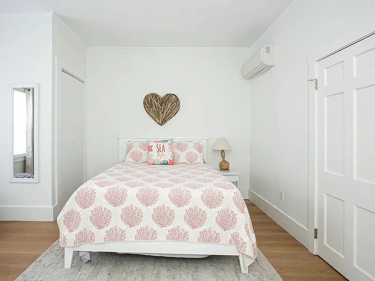 109A Aquidneck Ave — Photo 13