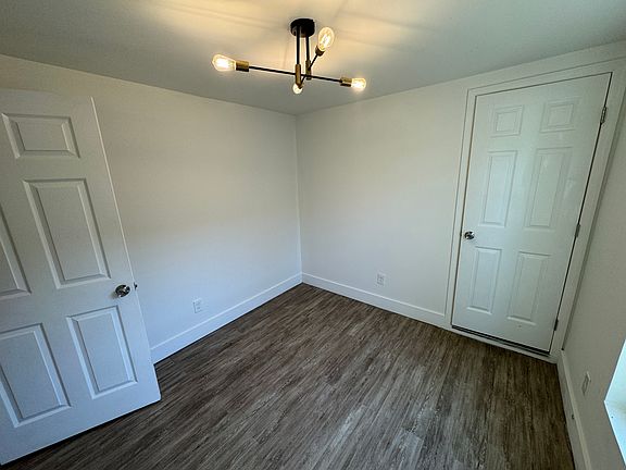 4th image of 1603 S Willow St #2