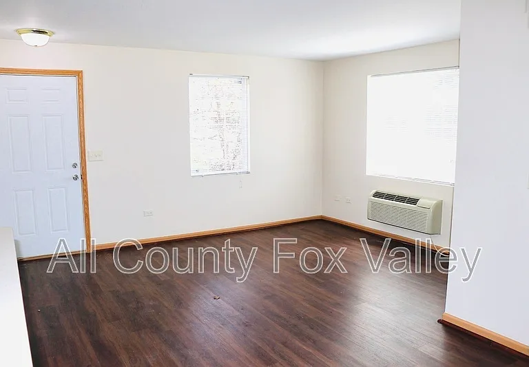 1207 Silverstone Dr — Photo 4