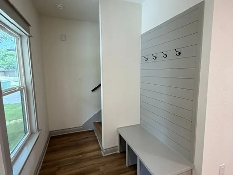 301 Live Oak St — Photo 17