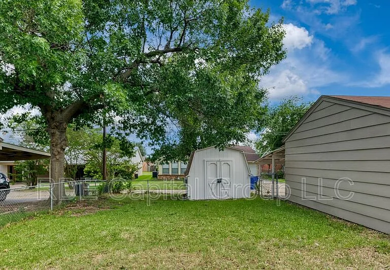 2726 Starcrest Ln — Photo 24