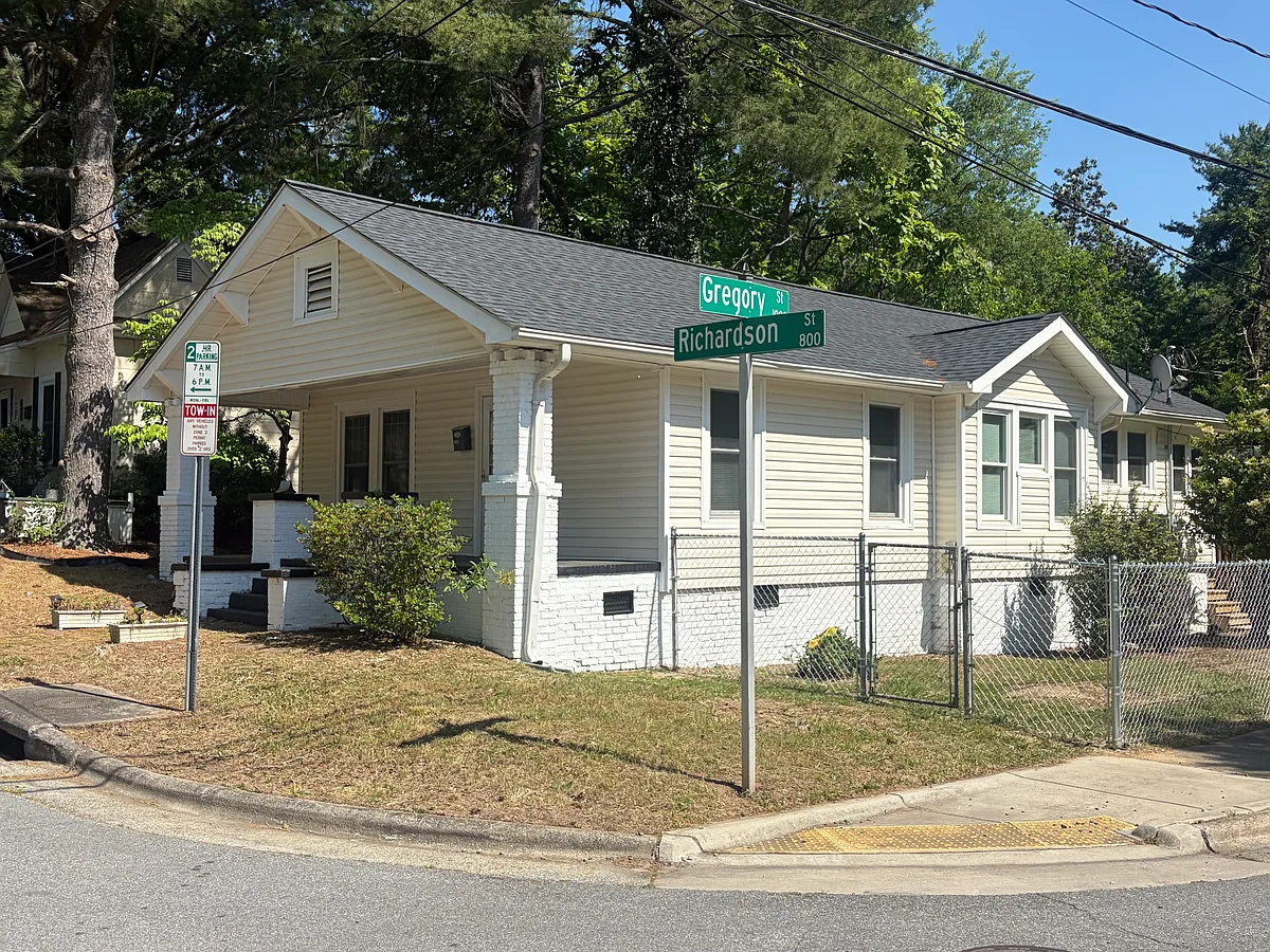 Building Photo - 815 Richardson St