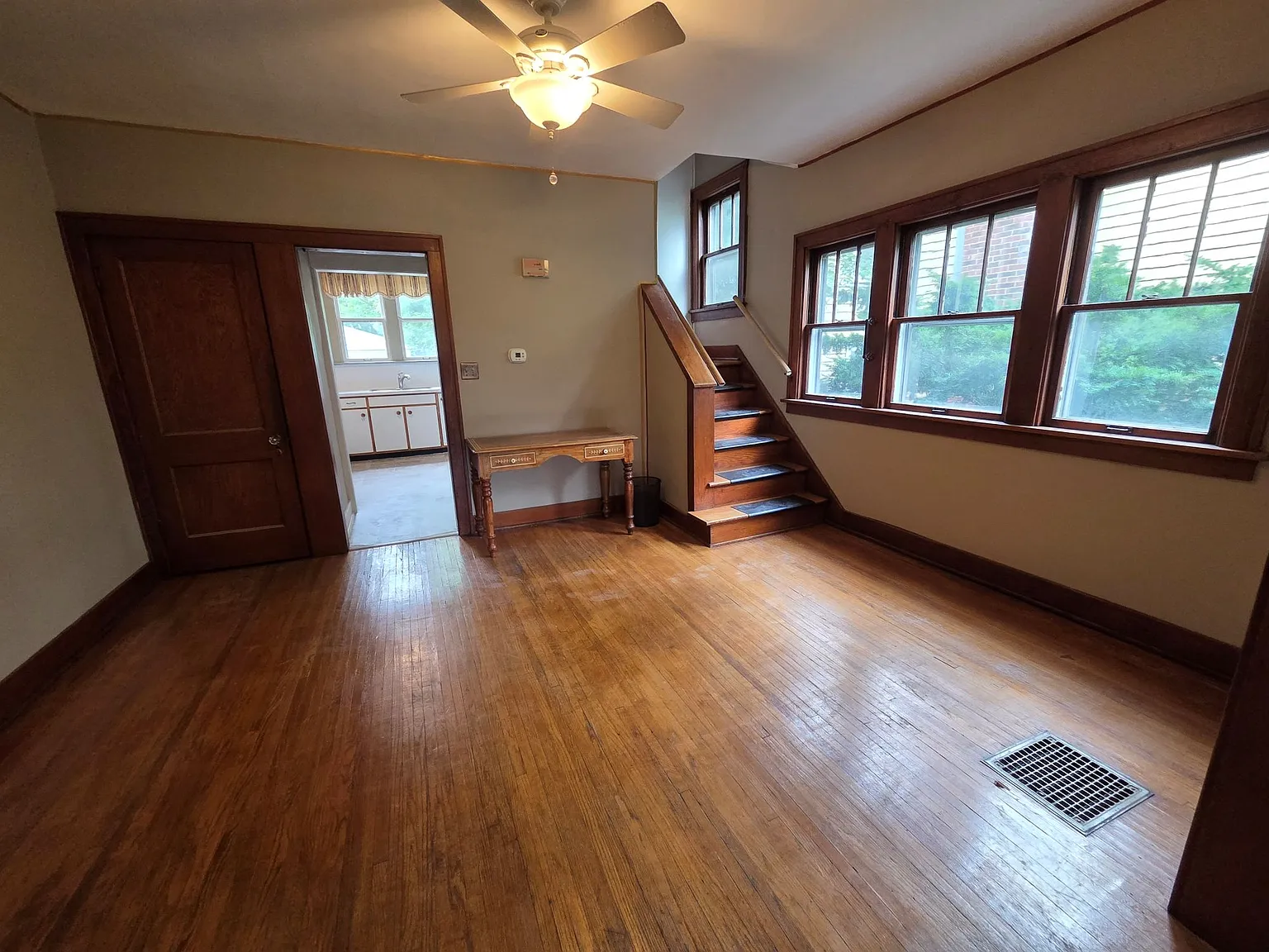 3 bed, 1280 sqft, $1,595 — Photo 3