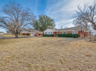 7308 Meadowbrook Dr, Fort Worth, TX 76112