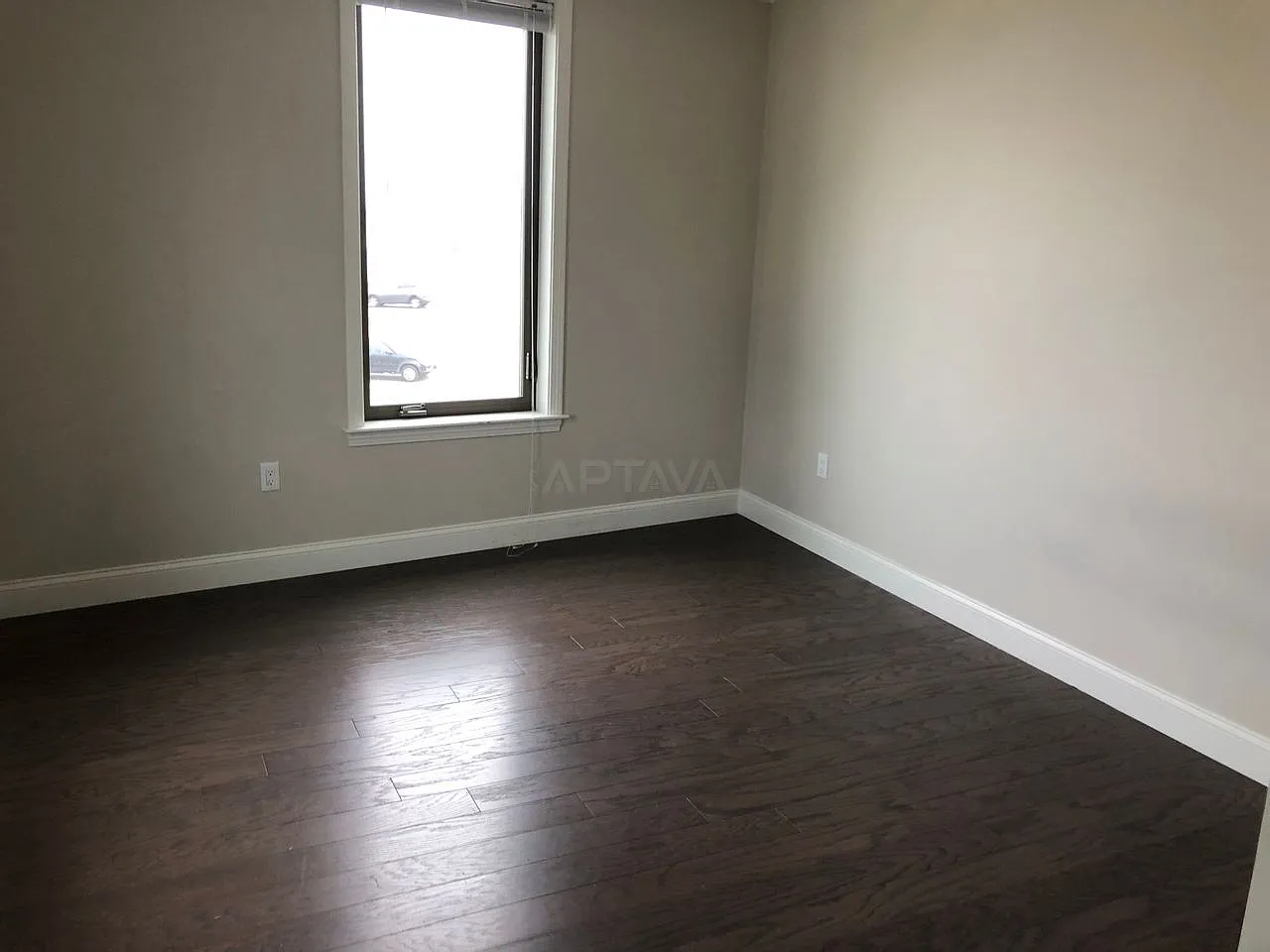 3 bed, $5,000 — Photo 3
