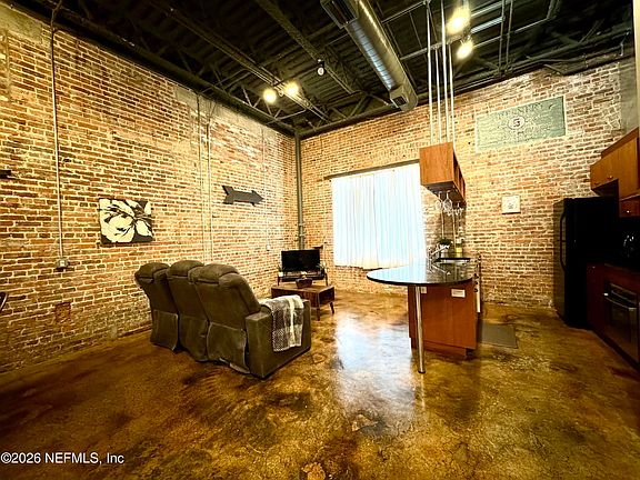 4th image of 1050 HENDRICKS Avenue #103