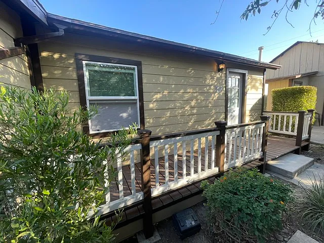 812 Cedar St #102 — Photo 4