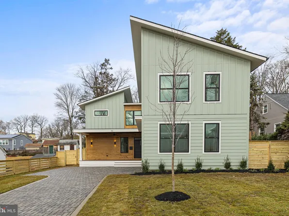 32 N Donelson St, Alexandria, VA 22304
