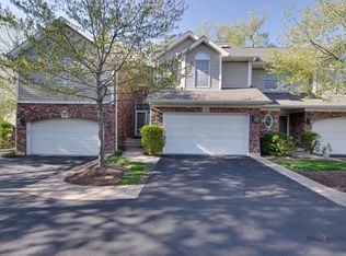 122 N Drew Ct, Palatine, IL 60067