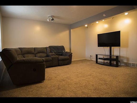 3rd image of 5688 W Braemar Ct