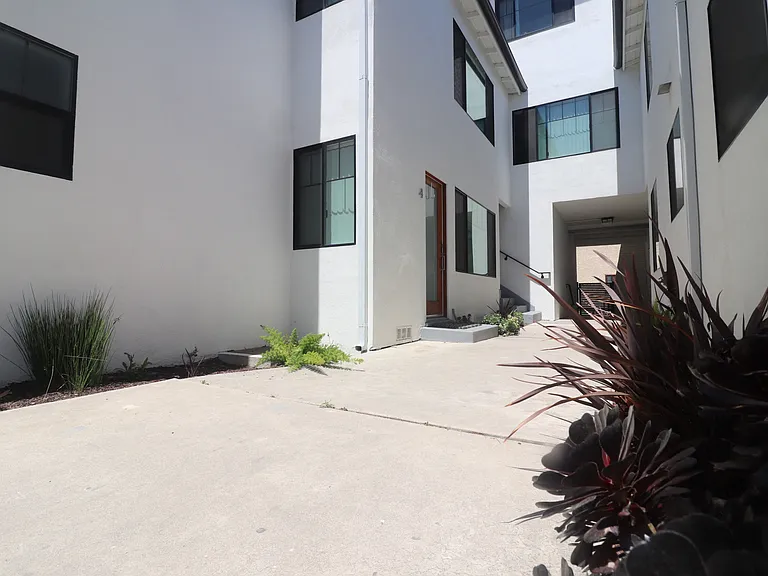 4799 E Ocean Blvd — Photo 5