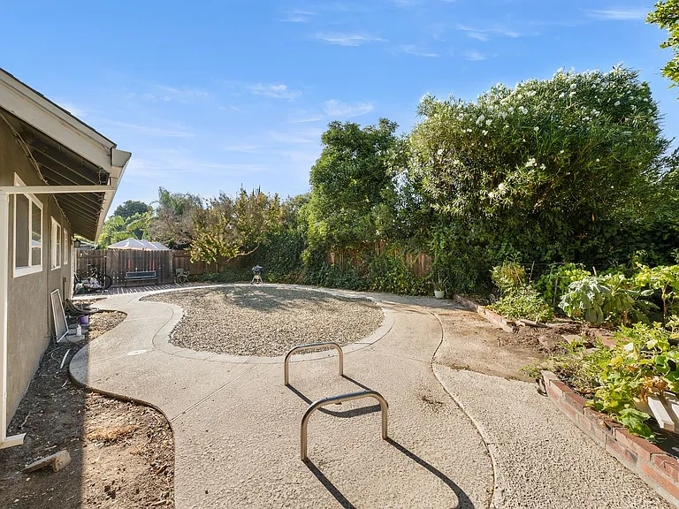 123 Lido Cir — Photo 7