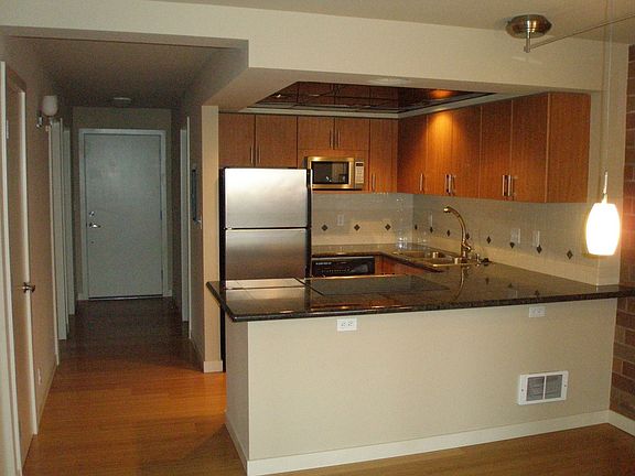 2nd image of 905 Cherry St #A-605