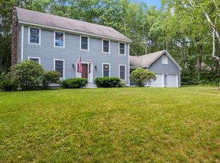 19 Lakeside Dr, Falmouth, ME 04105