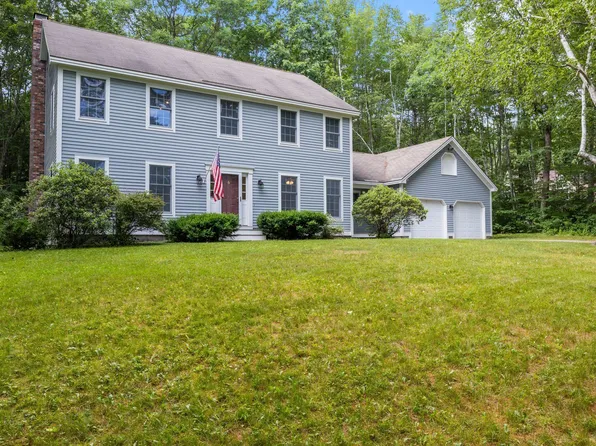 19 Lakeside Drive, Falmouth, ME 04105