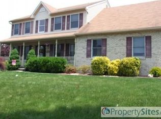 2808 Sapphire Ln, Bethlehem, PA 18020