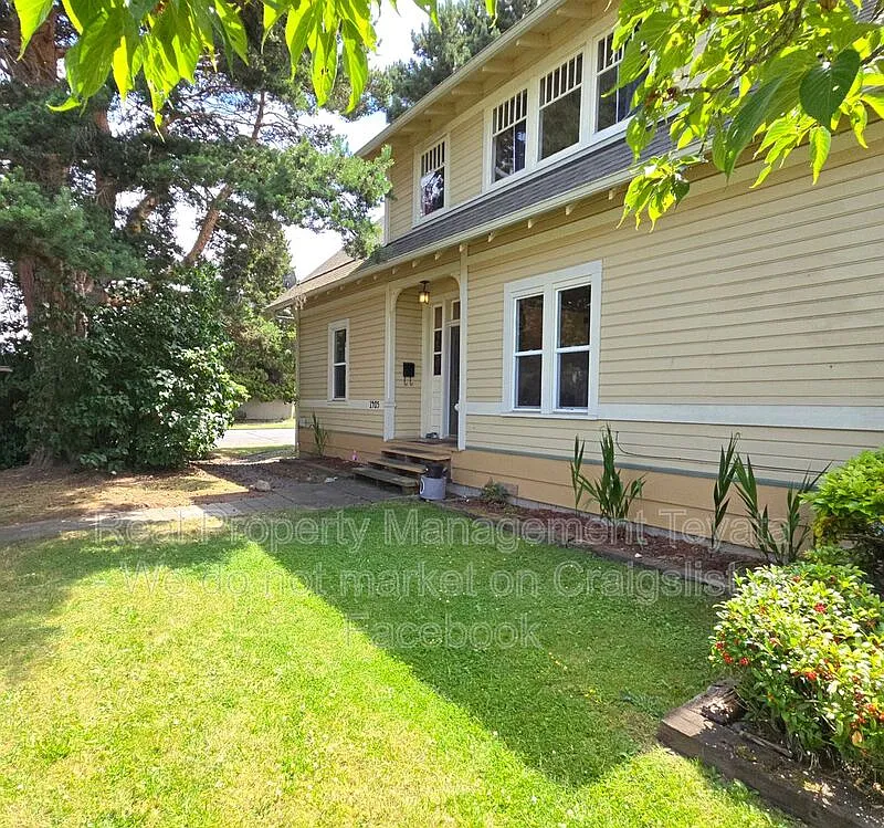 4 bed, 1.0 bath, 1382 sqft, $2,750 — Photo 2