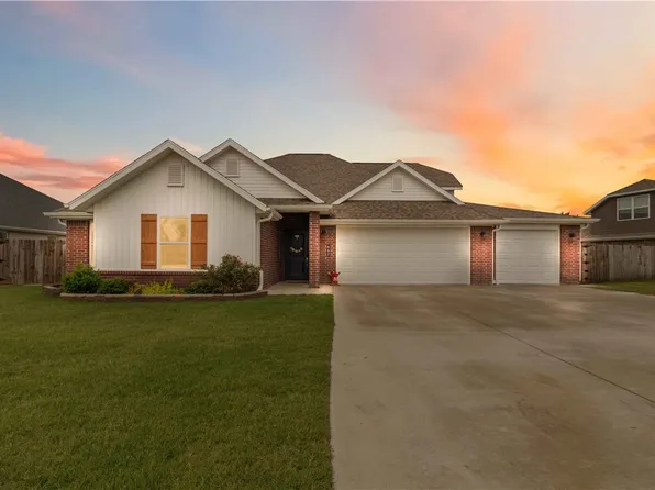 642 Mary Katherine St, Prairie Grove, AR 72753