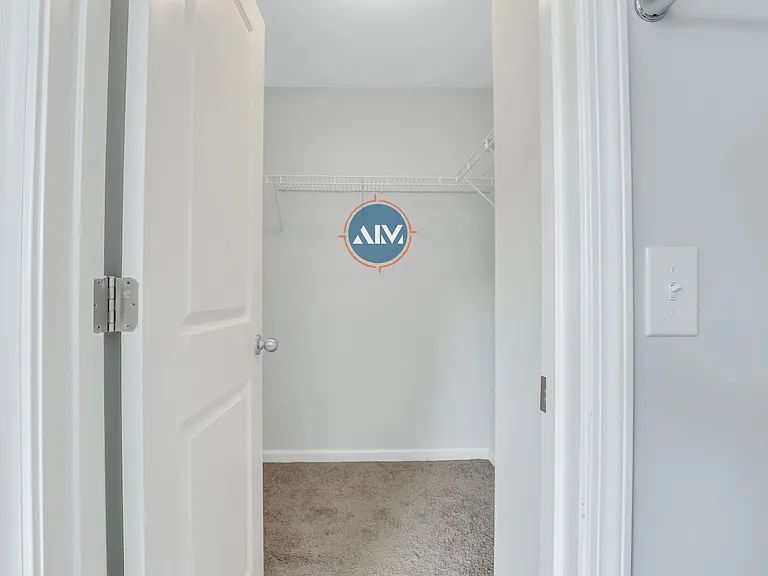 211 Heritage Pkwy — Photo 17