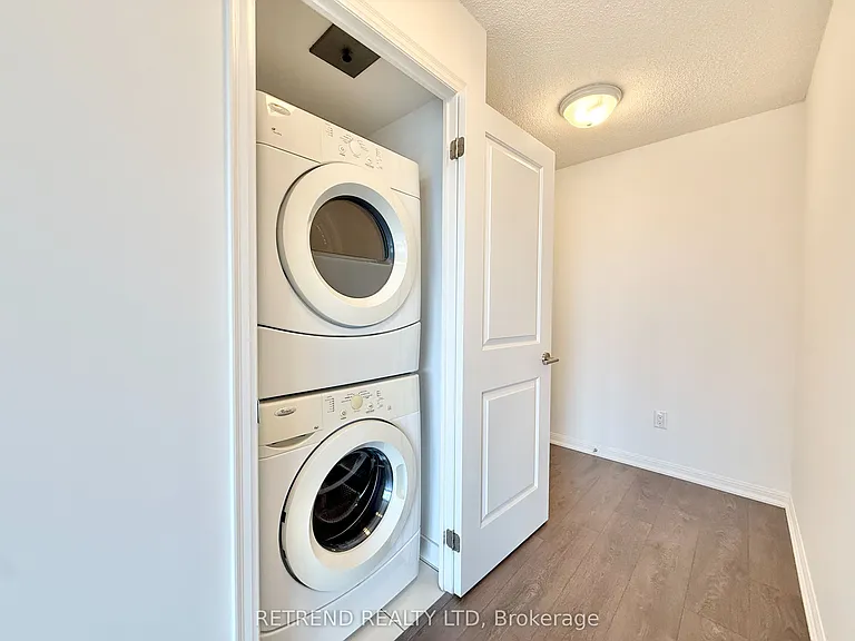 400 Adelaide St E #2204 — Photo 31