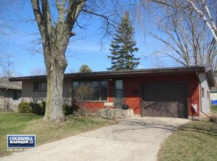 1706 Smith St, New London, WI 54961
