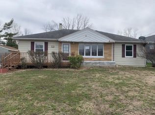 3715 F Ave NW, Cedar Rapids, IA 52405