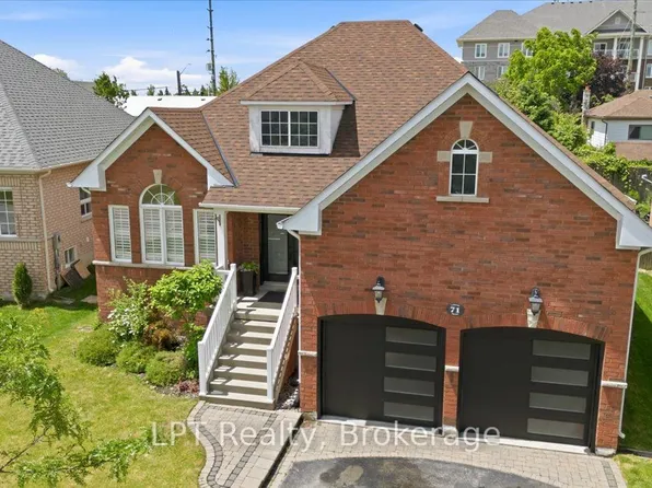 71 Laprade Sq, Clarington, ON L1C 0C9