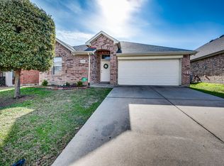 5704 Valley Stream Way, Fort Worth, TX 76244