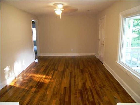 3rd image of 251 Everglades Blvd