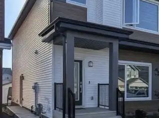 9335 152nd St NW #1A, Edmonton, AB T5R1M8