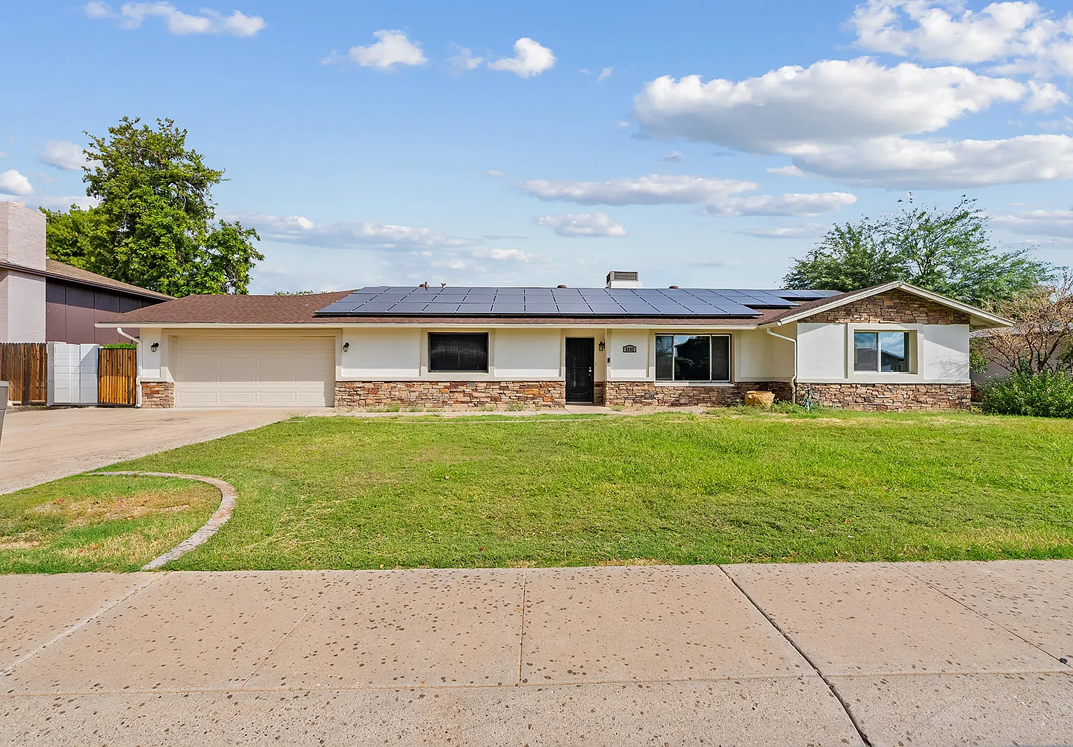 5 bed, 2920 sqft, $4,495 — Photo 1