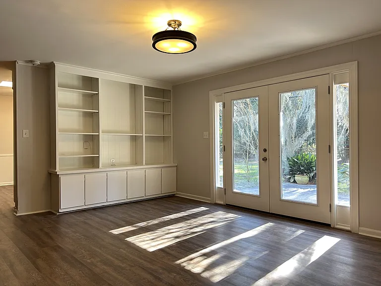 609 Windsor Rd — Photo 14