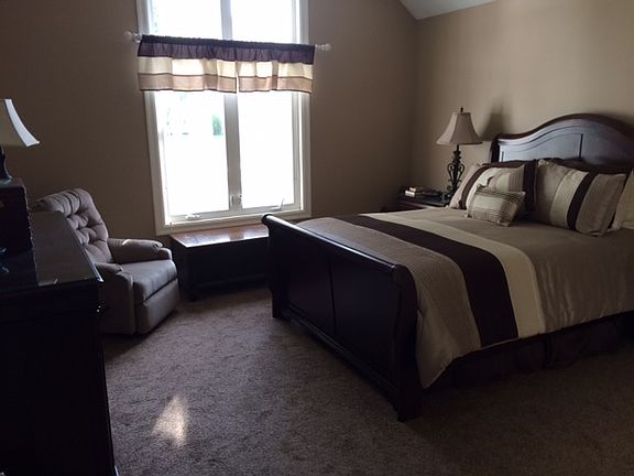 5th image of 804 133rd Ct