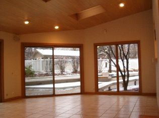 5408 Valley Pkwy, Brecksville, OH 44141