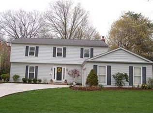 585 Lindford Dr, Bay Village, OH