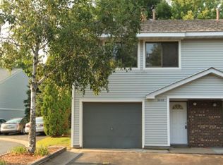 3240 Hill Ridge Dr, Eagan, MN 55121