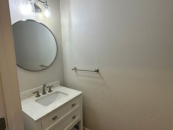 3rd image of 3330 W Palmetto St