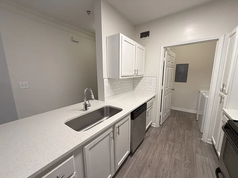 Magnolia Commons Vacant Apartment with Renovated Finishes from 2021