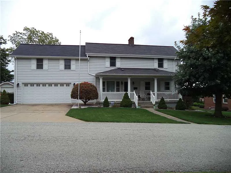201 Orchard Ave photo 1